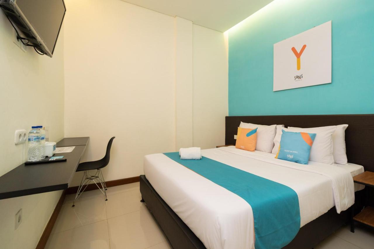 Sans Hotel Suryakencana Bogor Exterior photo