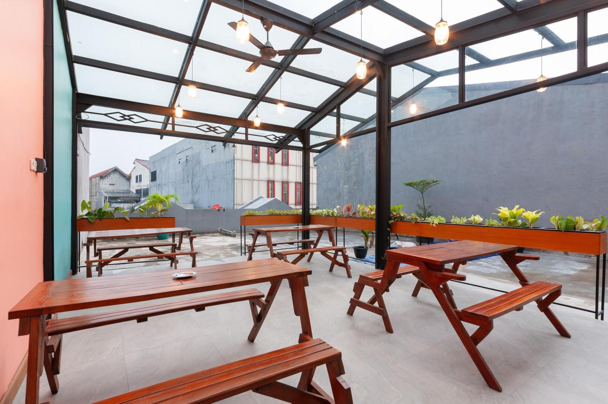 Sans Hotel Suryakencana Bogor Exterior photo